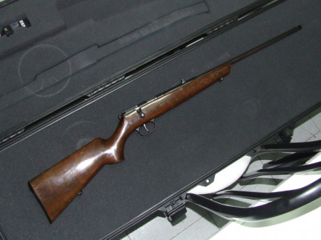 Buenas.
Hace ya tiempo llegó a mis manos una carabina monotiro Weuhrauch del 22lr
Lo unico que he conseguido 11