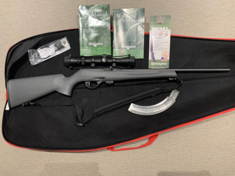 Carabina semiautomática Remington Cal. 22 LR Modelo 597.
Impecable, nueva, habrá disparado menos de 500 02