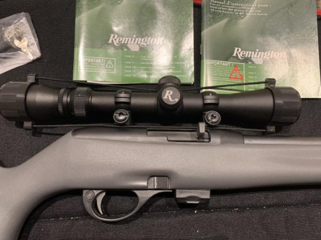 Carabina semiautomática Remington Cal. 22 LR Modelo 597.
Impecable, nueva, habrá disparado menos de 500 01