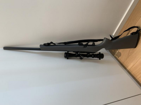Carabina semiautomática Remington Cal. 22 LR Modelo 597.
Impecable, nueva, habrá disparado menos de 500 00