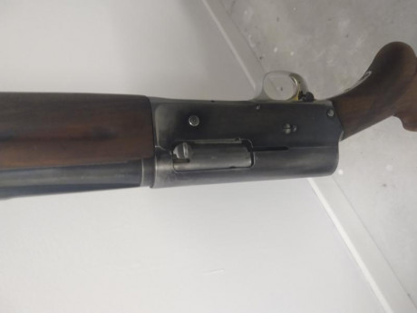 Vendo FN Browning Auto5 del calibre 20/70, cañón de 71cm choke de ++ (***) culata sin cortar , muchos 02