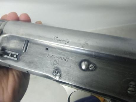 Vendo FN Browning Auto5 del calibre 20/70, cañón de 71cm choke de ++ (***) culata sin cortar , muchos 00