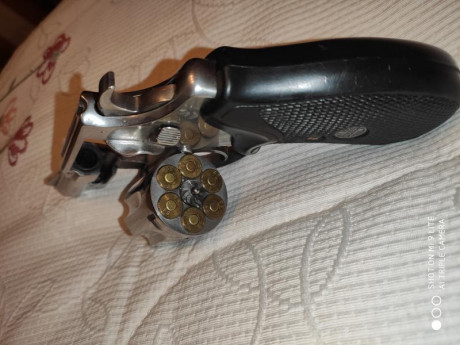 Busco revolver 2 pulgadas económico. 70