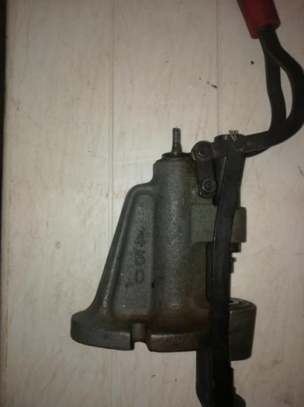 Pues eso vendo el recalibrador engrasador lyman 450,  todo funciona perfectamente, no se si faltan alguna 02