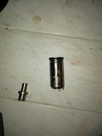Pues eso vendo el recalibrador engrasador lyman 450,  todo funciona perfectamente, no se si faltan alguna 11