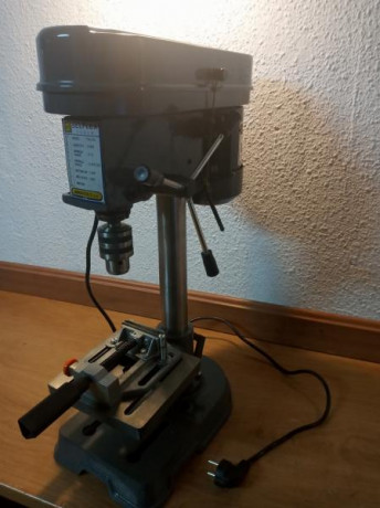 Taladro vertical BELFLEX (Abratools) Mod. TB-13/5 

50 euros + gastos 01