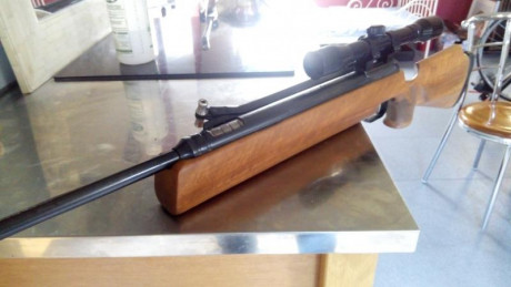 Vendo este ejemplar de Anschutz modelo 220 , funcionando. El estado desde luego no es perfecto. Incorpora 01