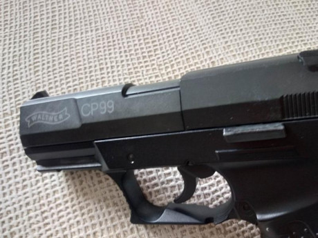 Vendo esta pistola de la marca UMAREX del 4,5.
Esta en perfecto estado y lleva dos "cargadores" 02