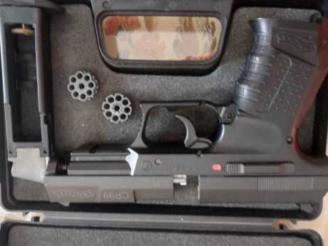 Vendo esta pistola de la marca UMAREX del 4,5.
Esta en perfecto estado y lleva dos "cargadores" 00