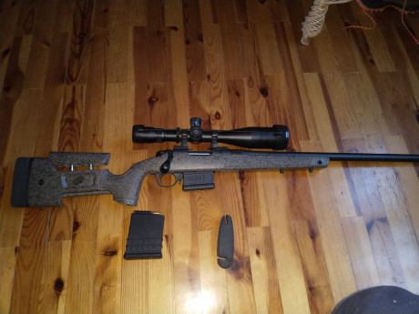 Pongo a la venta el rifle de un muy buen amigo mío,ahora os dejo la descripción y su teléfono de contacto 01