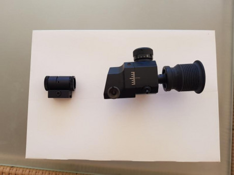 Pongo a la venta dioptero y tunel de la marca steyr sin llegar a poner numca en carabina.precio 120 euros 01