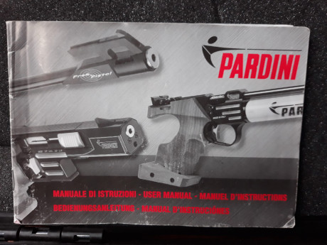 Por petición de un amigo pongo en venta un perfecto estado de uso y funcionamiento.

La pistola se compró 12