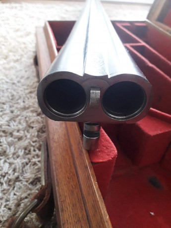 Hola muy buenas, ando buscando para comprar una escopeta de perrilos y me ha llegado una que es una ugartechea 30