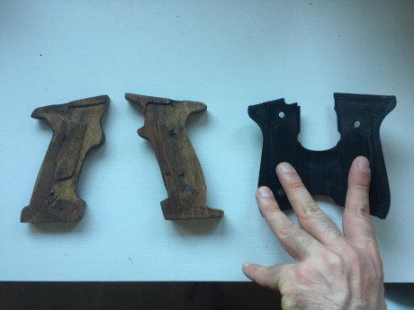 Vendo cachas anatomicas para la Vostok/MCM/Margolin, y cachas hogue para la Beretta 92FS.

25€ + 25€. 00