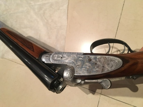 Vendo escopeta paralela marca JZ cal 12 expulsora 2 gatillos,cañón de 2 y 3 estrellas,con funda,bien cuidada
Precio 12