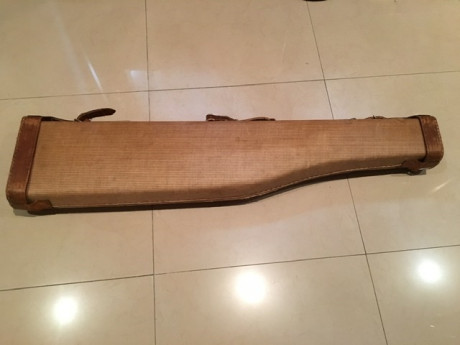 Vendo escopeta paralela marca JZ cal 12 expulsora 2 gatillos,cañón de 2 y 3 estrellas,con funda,bien cuidada
Precio 11