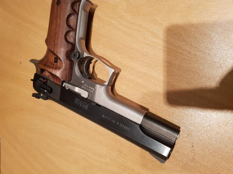 En venta estupendo revolver Smith and Wesson  modelo 686 de 6 pulgadas y calibre .357  (como sabeis puede 61