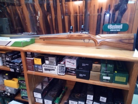 Vendo rifle Ruger M77 calibre 22-250, el rifle esta en perfecto estado y funciona sin ningún problema. 00
