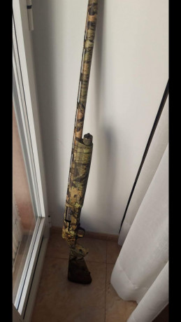 Un amigo me pide que le anuncie la venta de su Browning A5, con 71cm de cañón, original en camuflaje, 02