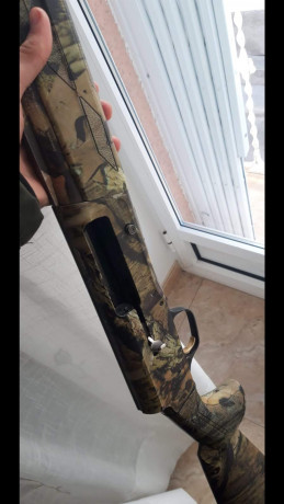 Un amigo me pide que le anuncie la venta de su Browning A5, con 71cm de cañón, original en camuflaje, 00
