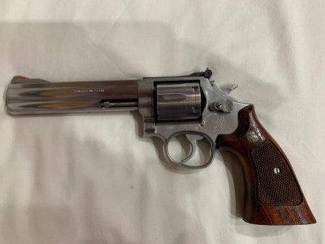 Hola!!!
Vendo revólver S&W 
Model 686
Calibre 357 magnum
Guiada A
Funda de piel
Precio: 900.00€ negociables
Barcelona 02