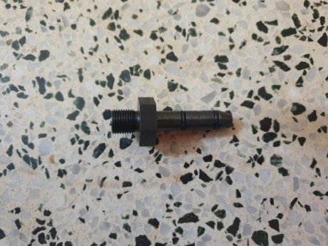 Buenas compañeros hoy me ha llegado mi bomba y tenia pensado estrenar la carabina HW100 monto la bomba 02