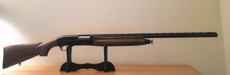 Vendo escopeta segunda mano  BENELLI SUPER 90 
Semiautomática.
Polichoque interior.
Calibre 12/70 y 12/76 02