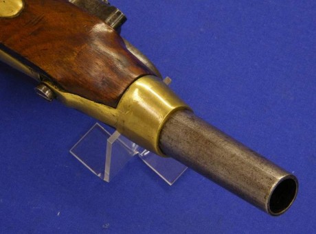 Voy a colocar unas fotos de un arma larga alemana de llave de mecha del siglo XVI. 41