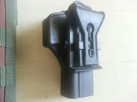 Vendo estas dos fundas para glock 17 de tirador zurdo, una del fabricante Israeli IMI (ORIGINAL) y la 00