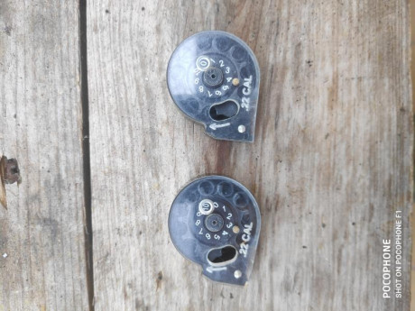 Vendo 2 cargadores de Benjamín marauder rifle calibre 5,5 en perfecto Estado y originales 
Se venden los 00