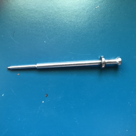 Vendo aguja percutora que tenía de repuesto para mi AR15 se encuentra en Cádiz 20€ 00