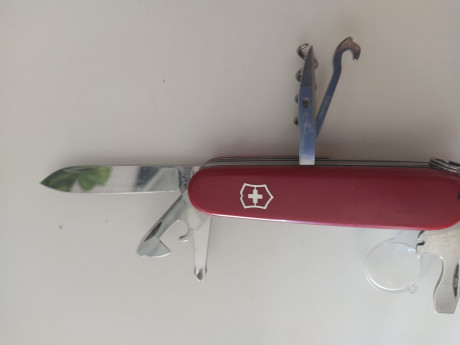 Vendo VICTORINOX EXPLORER,practicamente nueva,envio a cargo del comprador.
25 euros,envio aparte. 02