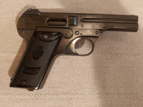 Hola a todos.
Un amigo vende Steyr Pieper 1908 32ACP.
Guiada en A pero puede guiarse en F(140mm alza-punto).
500€+gastos.
El 00