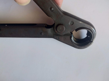 Vendo bipode extensible original del Cetme C, aunque también le vale para otros.
Necesita limpieza, de 00