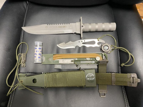Vendo Aitor Jungle King I ( el cuchillo es de un amigo y me ha pedido que lo anuncie)
Esta completo, sin 02