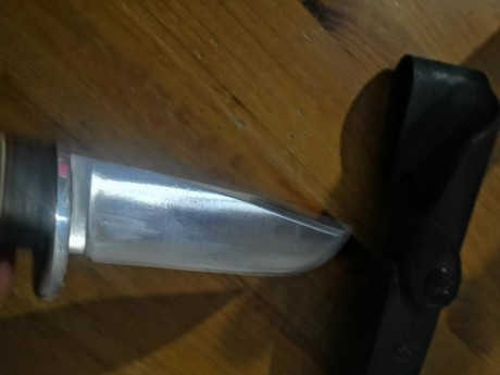 Se e vende este gran cuchillo fallknkiven está algo usado aunque sin marcas en un la hoja o mango ni en 01