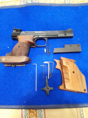 :ganster: VENDO PISTOLA HAMMERLI 208 S  FUNCIONANDO PERFECTAMENTE.

-CONTRAPESA 
-MALETIN CIERRE CON COMBINACION
-AGUJA 01