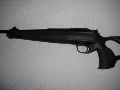 hola vendo blaser r8 profesional success calibre 8x68s cañon de 65cms con magnaport,el rifle esta nuevo 00