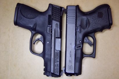 Alguien que la tenga que me hable de ella?

Tenia claro comprar la GLOCK 17 hasta que me ha entrado 60