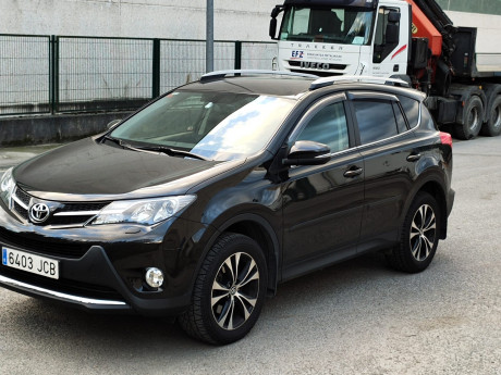 Hola.  Un amigo vende éste todoterreno por jubilación y comprar una autocarabana. En enero del 2021 hace 20