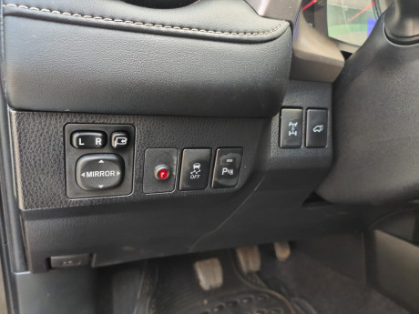Hola.  Un amigo vende éste todoterreno por jubilación y comprar una autocarabana. En enero del 2021 hace 31