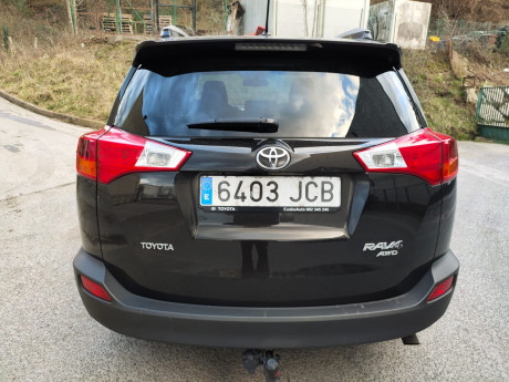 Hola.  Un amigo vende éste todoterreno por jubilación y comprar una autocarabana. En enero del 2021 hace 40