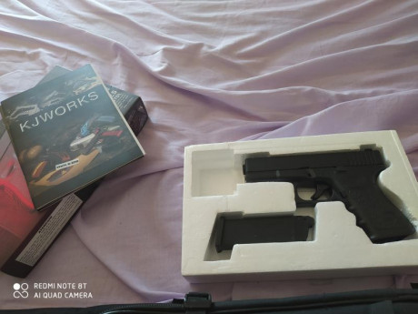 Lo vendo por no usar las compre por capricho sin usar  :ypist:
Se vendo con la funda todo 200 € si quieres 01