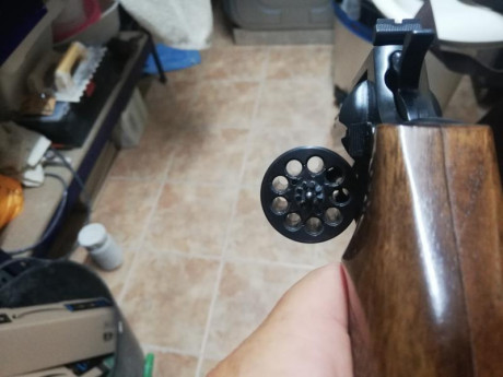 Vendo revólver calibre 22 marca alfa projec cz modelo holek de reestreno 325€ 00