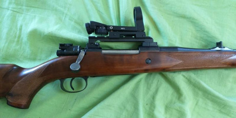 Vendo rifle Brno CZ M.98 
Calibre: 9,3x62 
Bases Apel, anillas y base para punto rojo

Punto rojo con 01