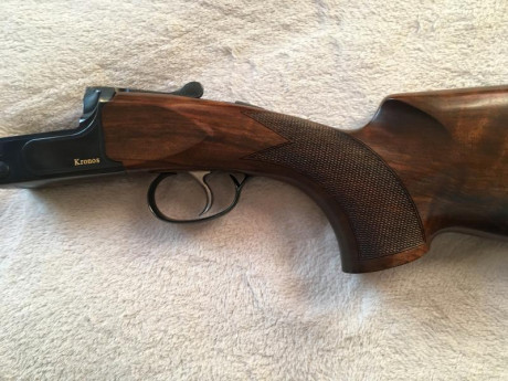 Se vende por no usar, (esta nueva a estrenar), superpuesta Zoli Kronos, 75 cm de cañon, chokes fijos, 21
