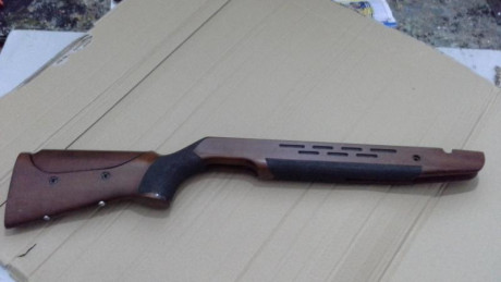 hola  . VENDIDA . vendo culata hw98  ,   solo  la madera , tiene esos toques y rayas que se ven en las 01