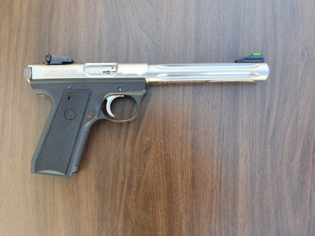 Vendo Ruger MKIII modelo Hunter, con alza micrometrica y un cargador. Buen funcionamiento. El arma esta 00