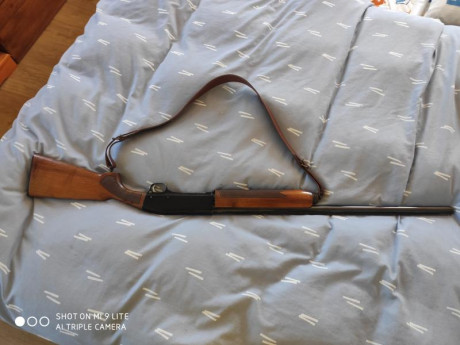 Se vende escopeta Franchi semiautomática en buen estado, 200 euros teléfono 660491812 pero se escuchan 01