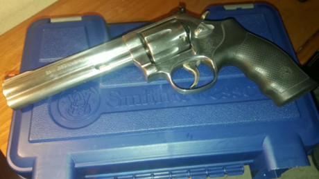 Vendo revólver S&W  686-6 INOX 357mag en perfecto estado,  como nueva,  tiene lo que trae de la casa, 02